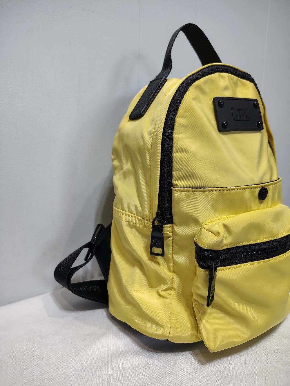 Steve Madden Mini Backpack Neon Pastel Yellow Nylon Sporty Athleisure Travel - Picture 2 of 11